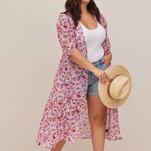 NWT Torrid Pink Floral Chiffon Ruched Sleeve Kimono in Size 2 (18/20)